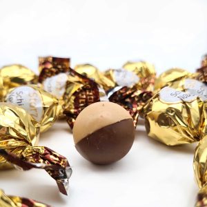 Schichtnougat - Ansicht der Kugel, wenn sie ausgepackt ist