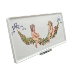 seitliche Ansicht der kleinen Käseplatte mit